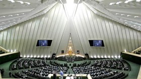 البرلمان الإيراني يعلن دعمه للحكومة السورية