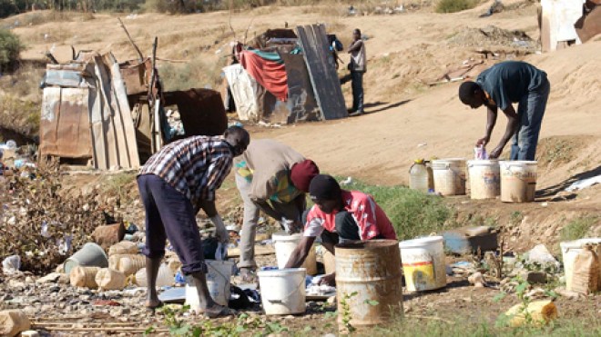 الفاتيكان يتهم الجزائر بإذلال “الحراقة” الأفارقة !
