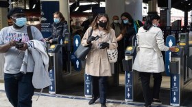 L’Europe rouvre ses frontières, la Chine s’inquiète d’une nouvelle vague