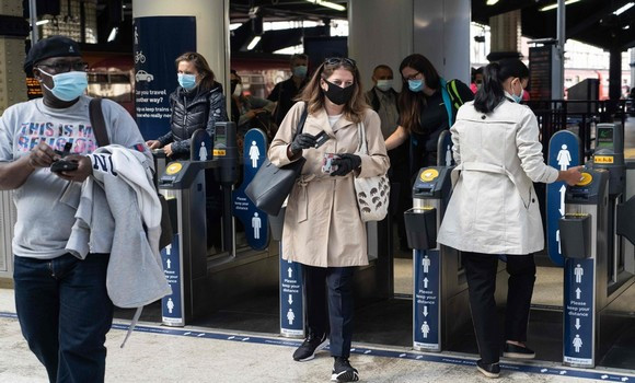 L’Europe rouvre ses frontières, la Chine s’inquiète d’une nouvelle vague