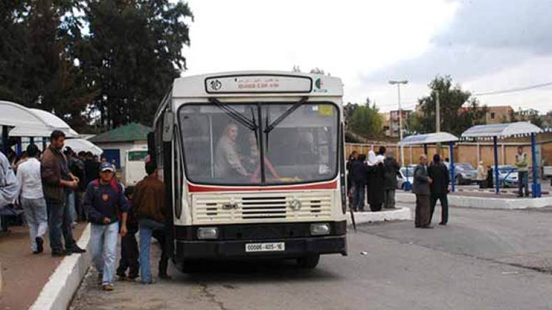 أزمة النقل تعصف بتلاميذ بلدية حمام ملوان في البليدة