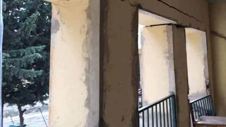 مدرسة الزواتنة بقرومة في البويرة مهدّدة بالانهيار