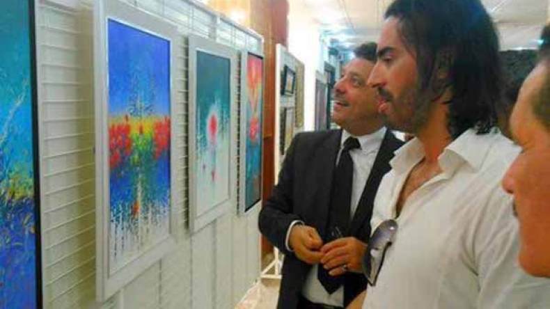 التشكيلي عبد الحليم كبيش يقدم بالعاصمة آخر أعماله التعبيرية