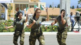 العنصر النسوي يستعرض فنون القتال بأكاديمية شرشال