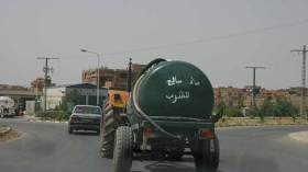 أصحاب شاحنات بيع المياه يدخلون في إضراب بالمغير