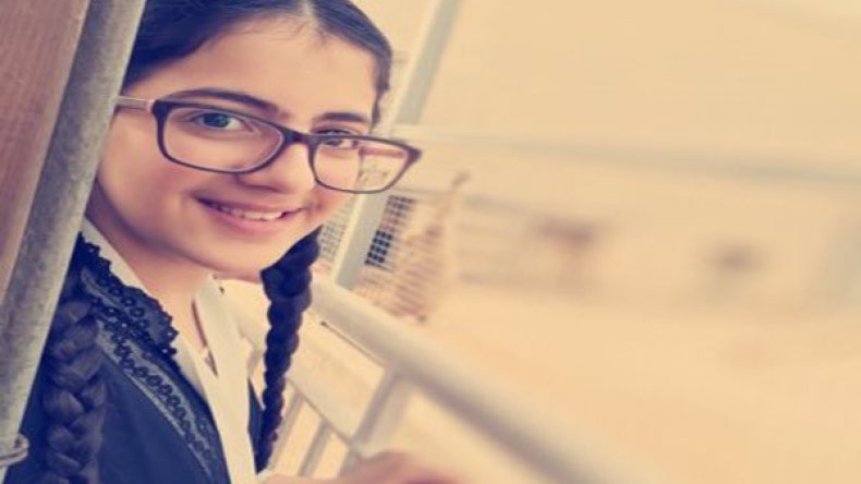 طفلة سعودية يتلقى دروسها آلاف التلاميذ من داخل وخارج وطنها