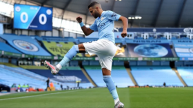 رياض محرز في التشكيلة المثالية للقارة السمراء