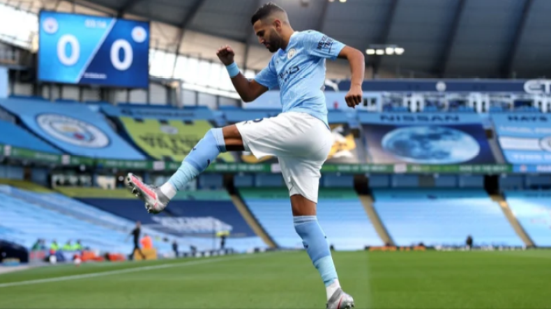 رياض محرز في التشكيلة المثالية للقارة السمراء