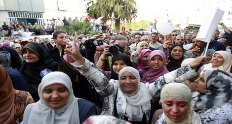 Tunisie: des dizaines d'islamistes manifestent leur soutien au gouvernement