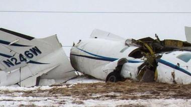 Crash d'un avion: Un ex-ministre canadien et sa famille meurent