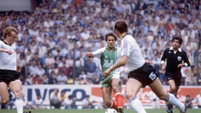 هكذا تابع الجزائريون ملحمة خيخون بالأبيض والأسود في‮ ‬المقاهي‮ ‬وقاعات السنيما