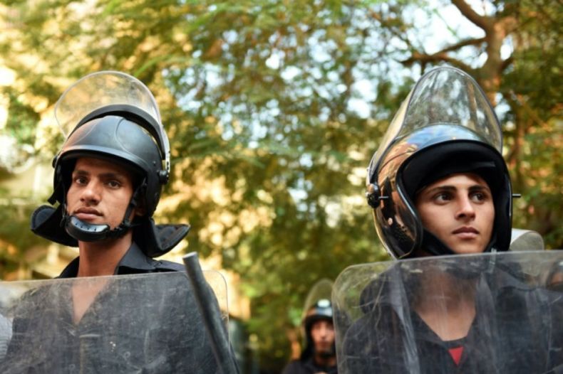Egypte : quatre policiers tués au Caire