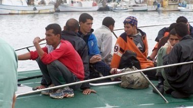 A Spanish Bulk Rescues 11 Algerian Illegal Migrants Trapped in the Strait of Gibraltar