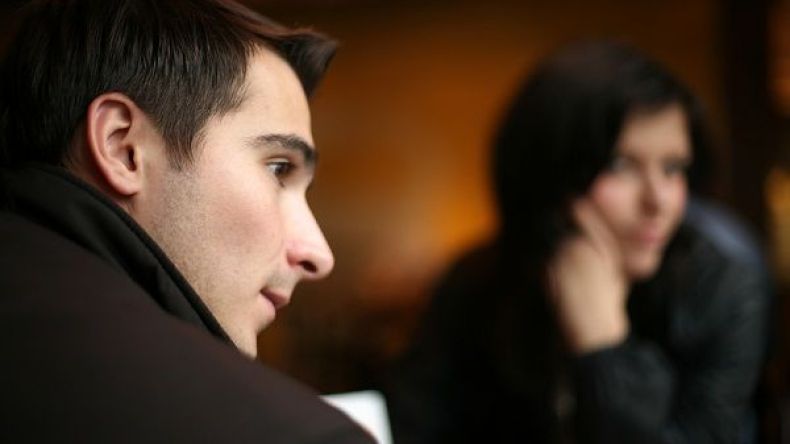 صمته ليس تجاهلا لكِ