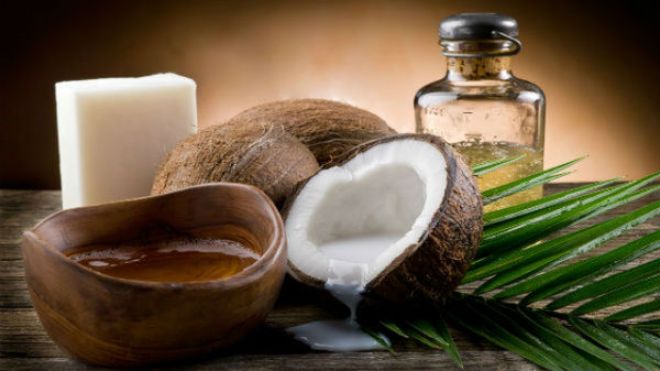 زيت جوز الهند لجمال شعرك ومنع تساقطه