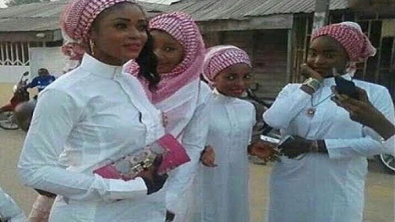 إفريقيات بالزي السعودي الرجالي يفجّرن مواقع التواصل الاجتماعي!