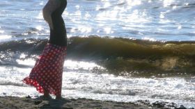 المرأة والبحر.. قصة توأم القدر