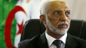 “عصيان” بلخادم للرئيس يكلفه منصبه وسعداني ينتصر