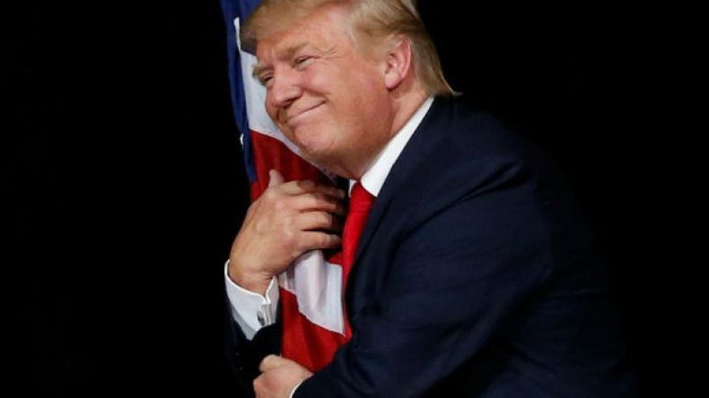 ترامب يعلن تورط أمريكا في الموصل وكلينتون تنتقده بشدة