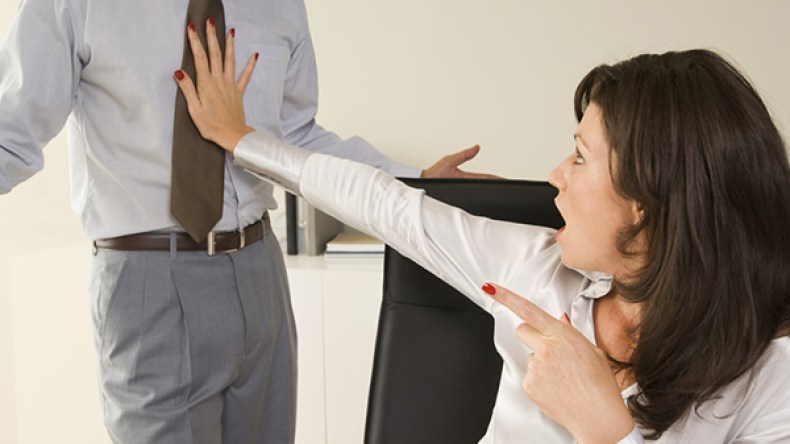 عمل المرأة مقابل “الشرف”.. الجريمة السرية