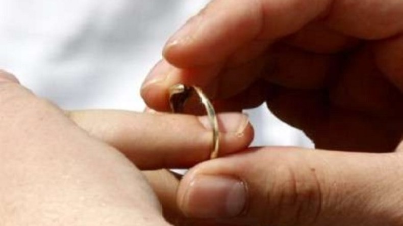 ما سر الخطيب الذي علق زواجنا عشر سنوات؟