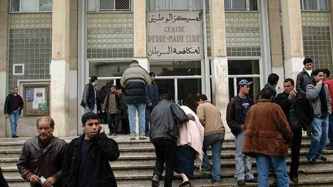 جزائريون يحولون منازلهم إلى “فنادق” لإيواء مرضى السرطان