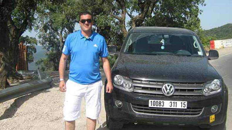 لا أفكّر في تقديم برنامج رياضي.. وأتحدّى عمر غريب لمناظرة تلفزيونية!