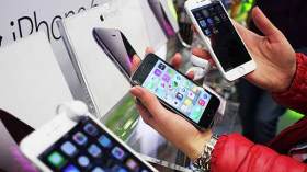 دفتر شروط الهواتف الذكية.. هل سيمنع 11 مصنعا من تكرار سيناريو السيارات؟