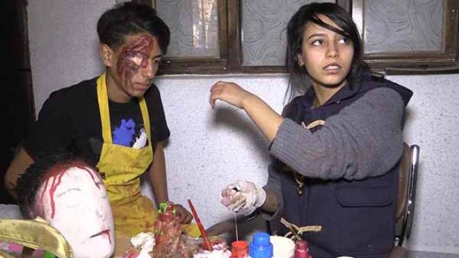وصال زكراوي.. موهبة مبدعة في مجال التجميل السينمائي