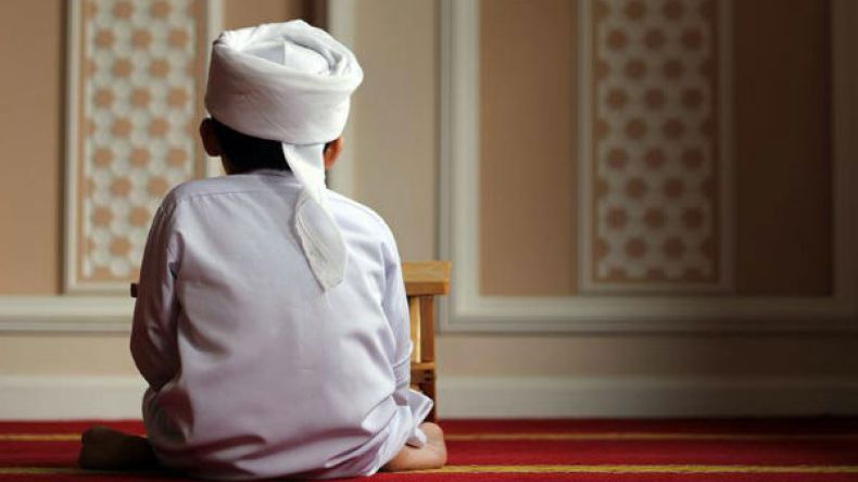 كيف تحبّبين طفلك في الصلاة؟!