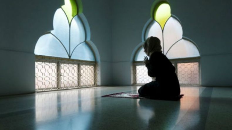 صلي.. ففي سجود قلبك نسيانه!