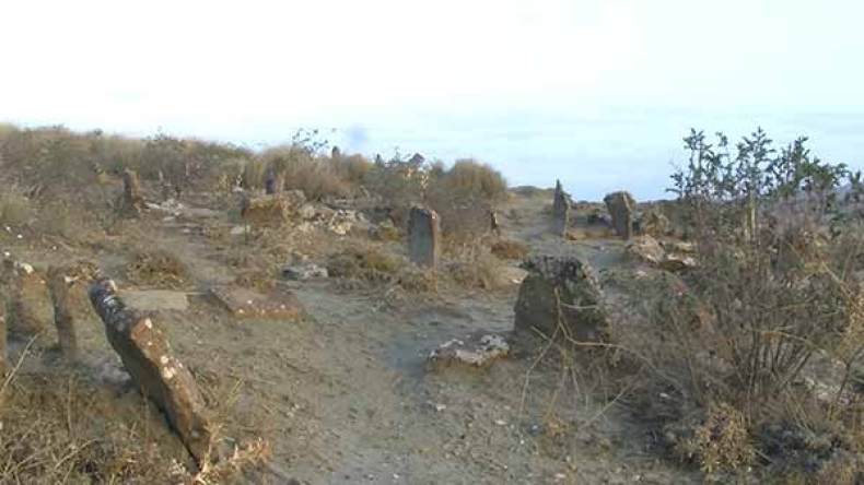 مقبرة الطوال بتافروات.. نموذج لانتهاك حرمة الموتى بالمدية