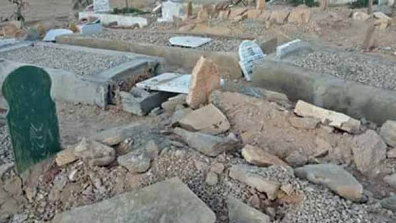 شاب يخرّب شواهد 171 قبر في بوسعادة