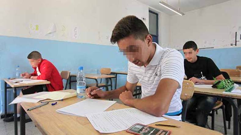 الترخيص للمتمدرسين بالاطلاع على أوراق الفروض والاختبارات