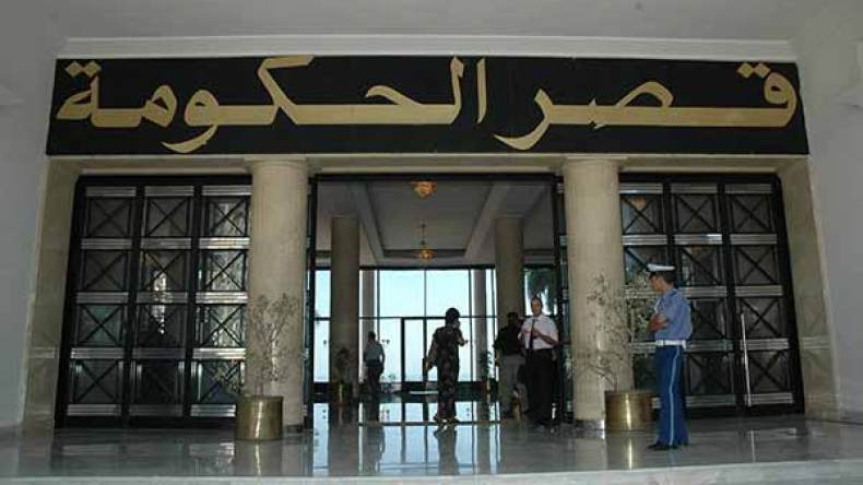 الحكومة مطالبة بتوفير 300 ألف مليار لتغطية العجز