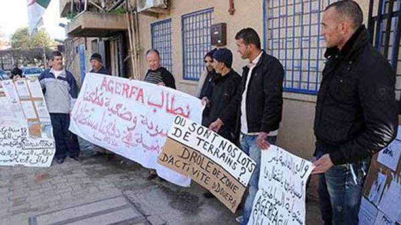 مستفيدون من أراض بالدويرة يحتجون ويهددون بنقل غضبهم إلى ولاية الجزائر