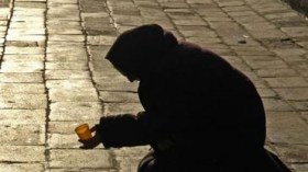 بسبب‭ ‬والدتي‭ ‬المتسولة‭ ‬الخطاب‭ ‬ينفرون‭ ‬مني