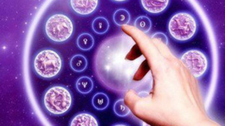 جزائريات يأخذن كلام المنجّمين على محمل الجدّ!