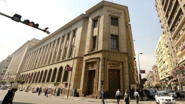 الإمارات توافق على دعم الاقتصاد المصري بمليار دولار