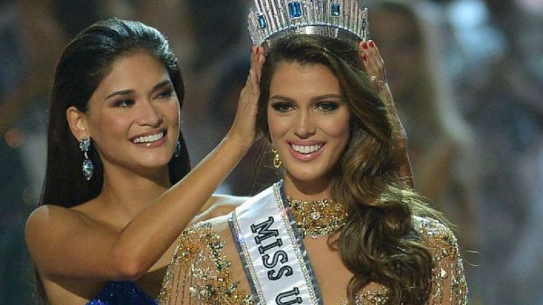 طبيبة أسنان تفوز بلقب ملكة جمال الكون