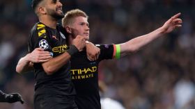 مشجعو مانشستر سيتي يختارون رياض محرز الأفضل في 2020