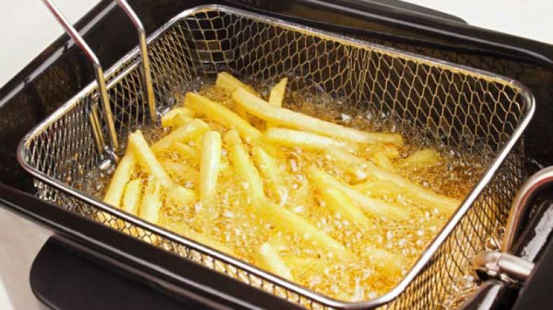 تعرفي على علامات فساد زيت القلي