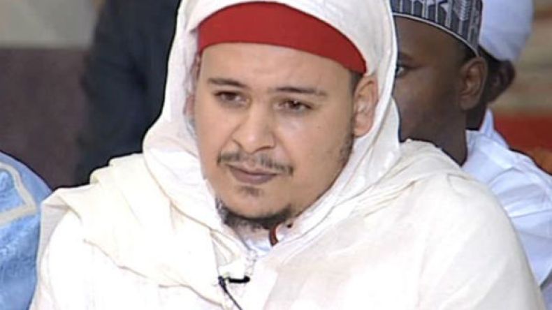 إمام مغربى: إصابة المرأة بسرطان الثدي عقاب لها على الملابس العارية!