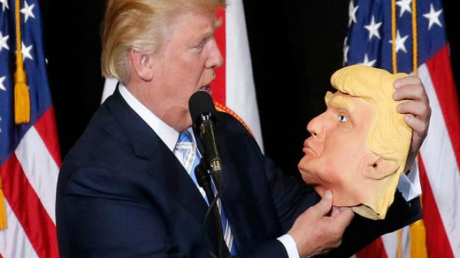 الاستطلاعات تدعم كلينتون وترامب واثق من الفوز