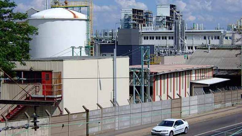 حكومة أويحيى تحضر لإنجاز 50 منطقة صناعية