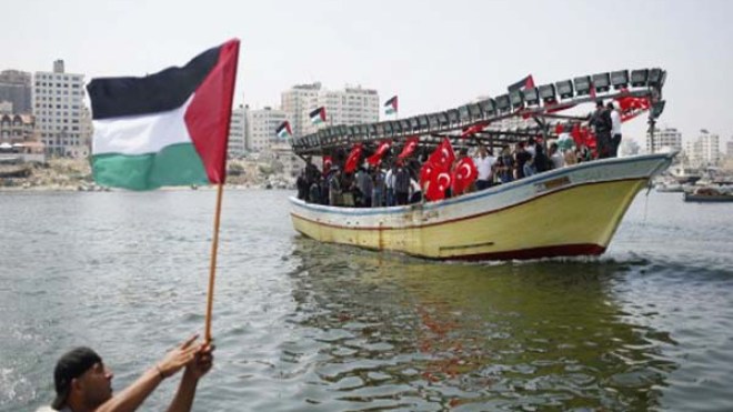 “أسطول الحرية” يقترب من سواحل غزة