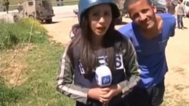 شاهد ماذا فعلت مذيعة فلسطينية مع شاب إسرائيلي تحرش بها؟!
