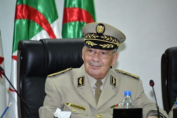 Gaïd Salah: «Les parties qui clament pour une transition seront bientôt démasquées»