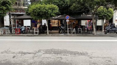 Alger: Fermeture des espaces publics,interdiction des tables et chaises dans les restaurants