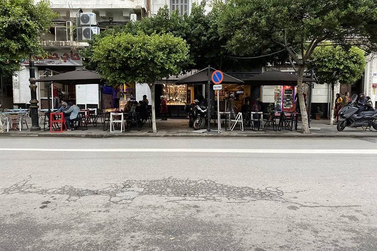 Alger: Fermeture des espaces publics,interdiction des tables et chaises dans les restaurants